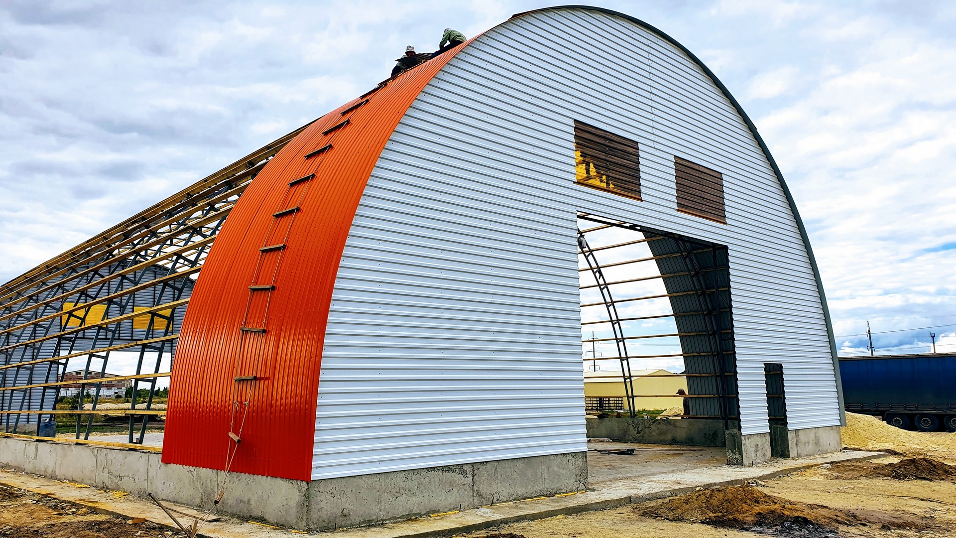 Ангарный комплекс для мебельной компании "Квартет"